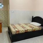 Oyo 90030 Thamrin Homestay