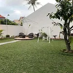Oyo 90030 Thamrin Homestay