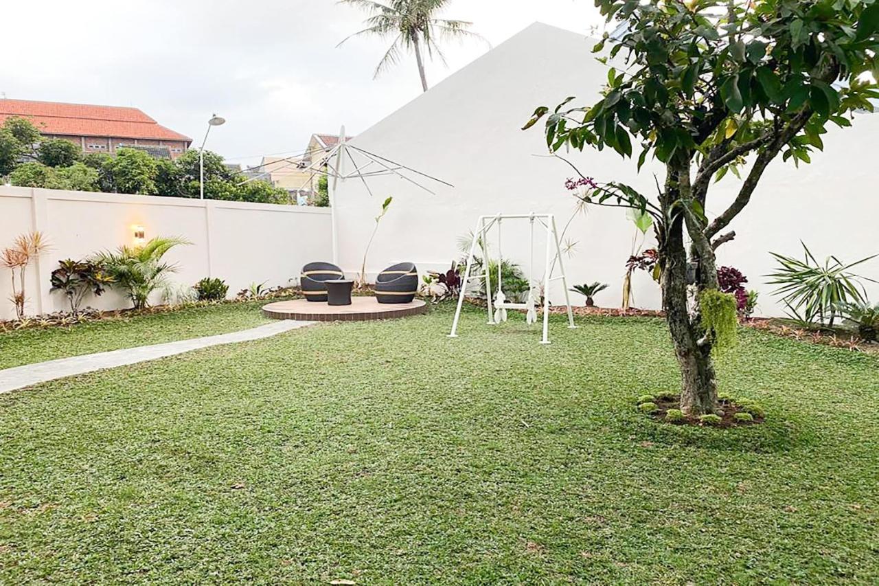 Oyo 90030 Thamrin Hotel Malang